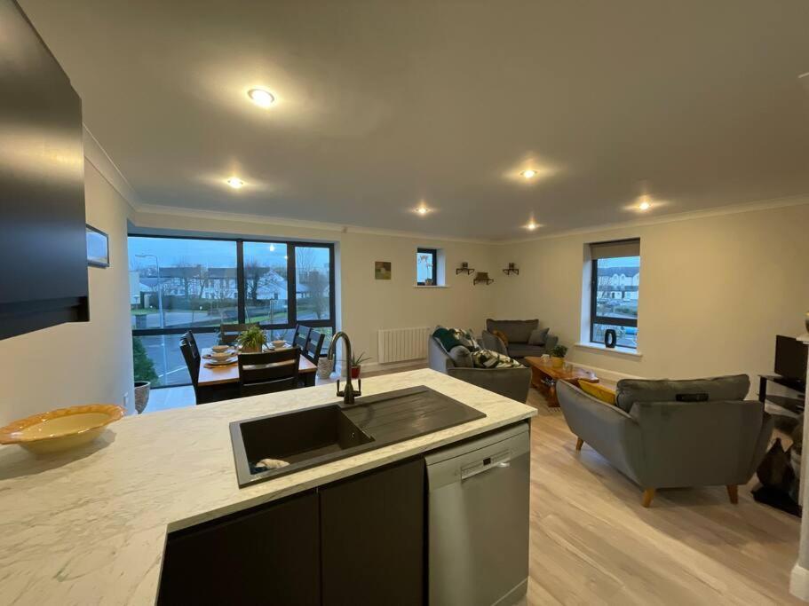 Entire Apartment , Centre Carrick-On-Shannon Carrick-on-Shannon Exterior foto